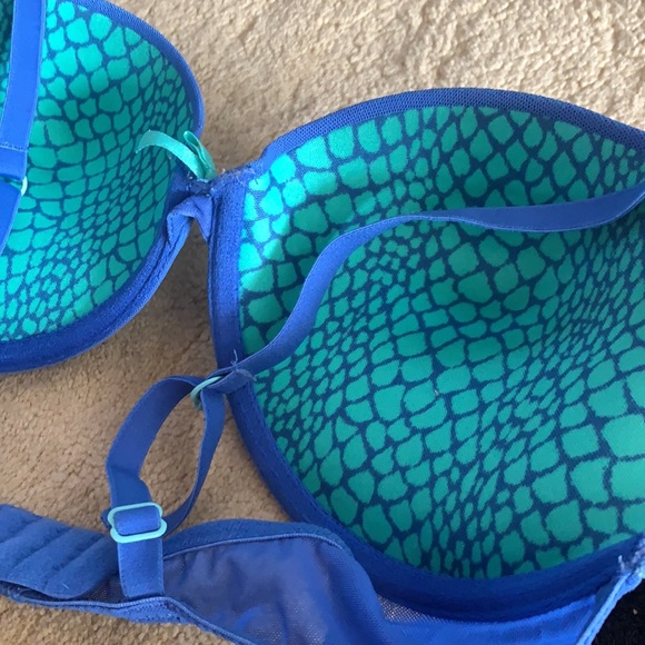 Set of Two Push Up Bras (34C) - Picture 4 of 6